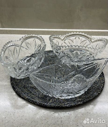 Хрустальные вазы из 3 штук