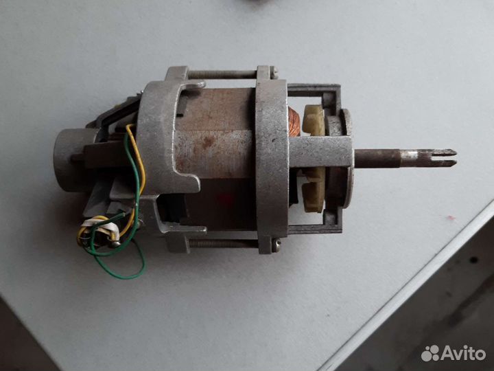 Электродвигатель для сепаратора