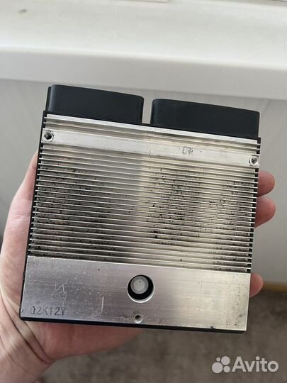 Блок управления двс 1-jz Toyota 89871-22010