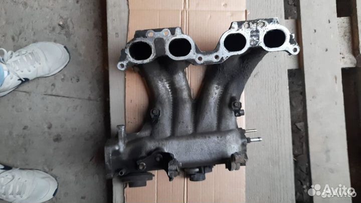 Впускной коллектор Тойота Карина 3S-FE 2.0л