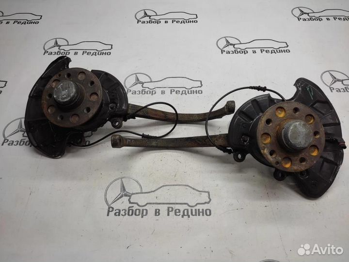 Кулак поворотный передний левый w220 S-class 64