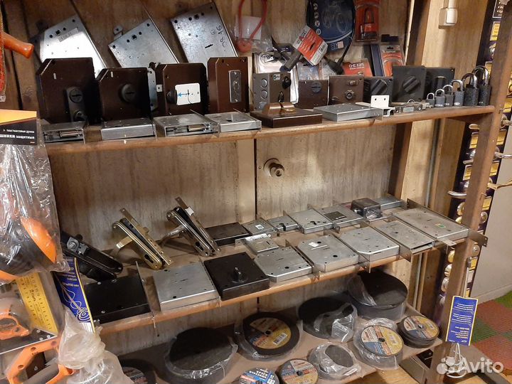 Замки врезные и накладные для дверей и гаражей