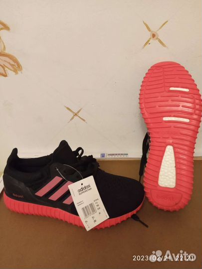 Кроссовки adidas
