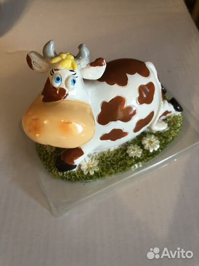 Набор ложек деревянных и фигурка коровы