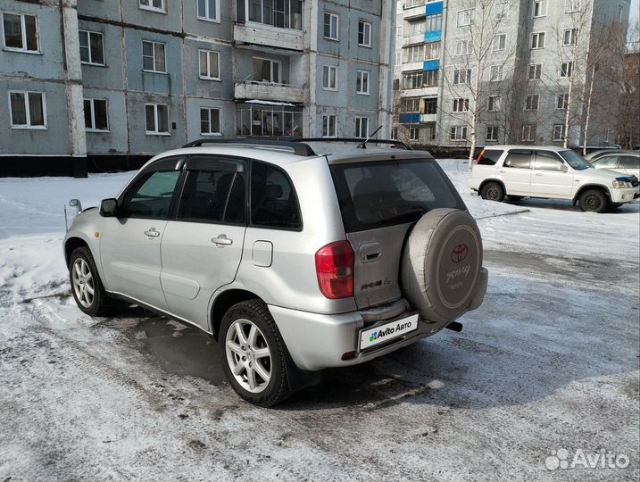 Toyota RAV4 1.8 AT, 2003, 268 000 км