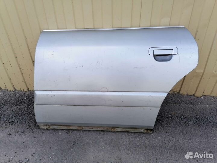 Дверь задняя левая Audi A6 C4 (нижняя часть)