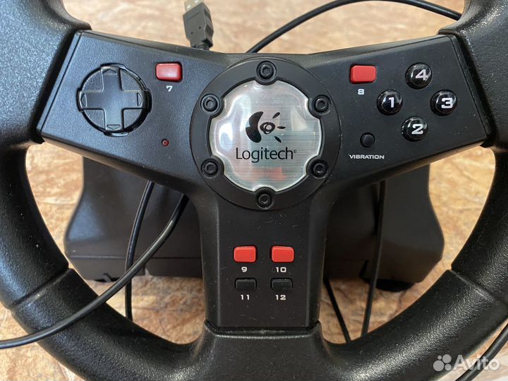 Игровой руль с педалями Logitech