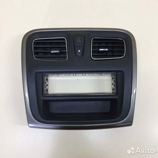 Рамка магнитолы Renault Logan 2 2014