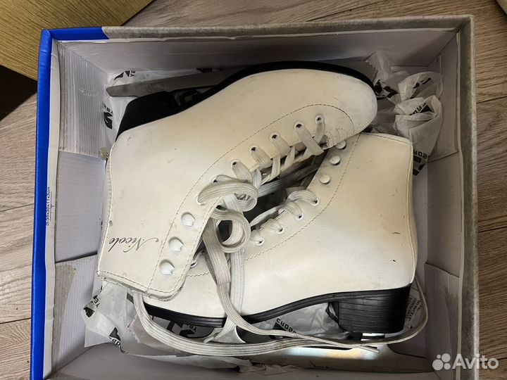 Коньки фигурные