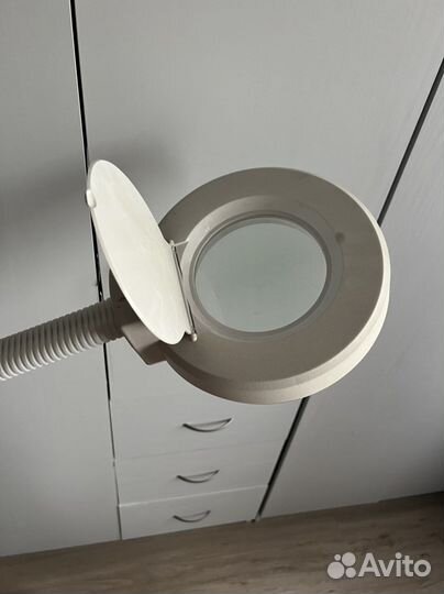 Кольцевая лампа с увеличительным стеклом