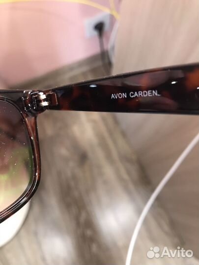 Солнцезащитные очки фирменные новые