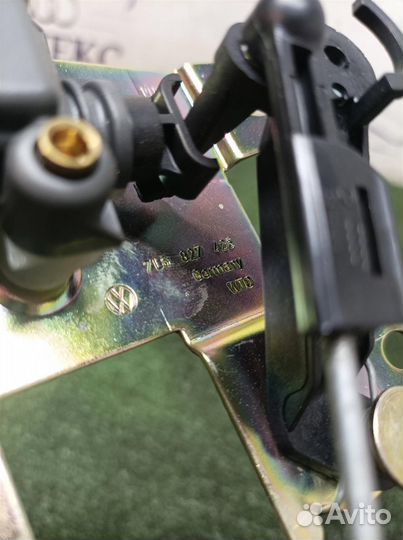 Активатор замка багажника VW Touareg 2002-2010