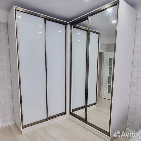 Шкаф распашной