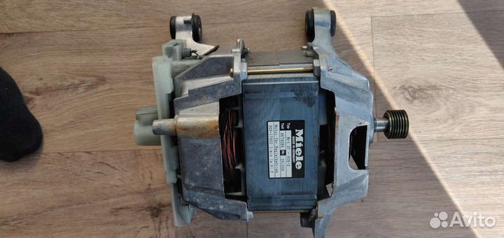 Двигататель стиральной машины Miele