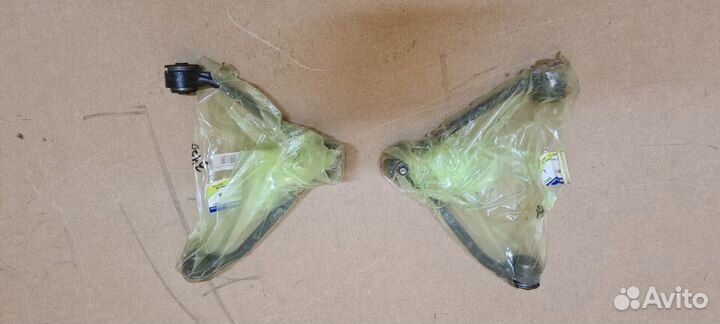 Рычаг передний верхний правый левый Actyon Kyron