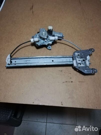 Стекло подъёмник левой передней двери Ниссан Х тр