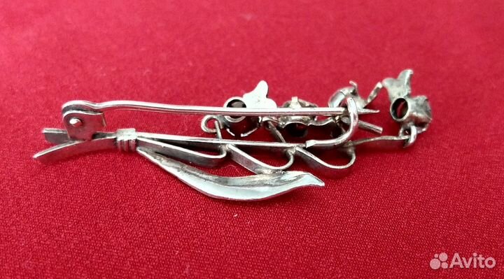 Брошь 