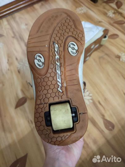 Роликовые кроссовки heelys