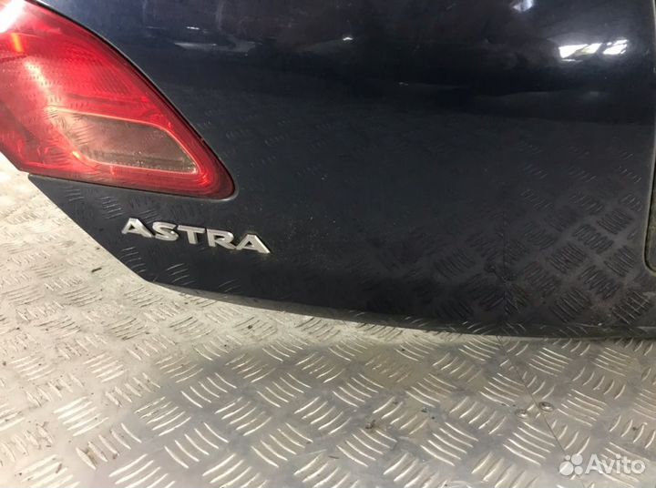 Крышка багажника Opel Astra J (2010-2017)