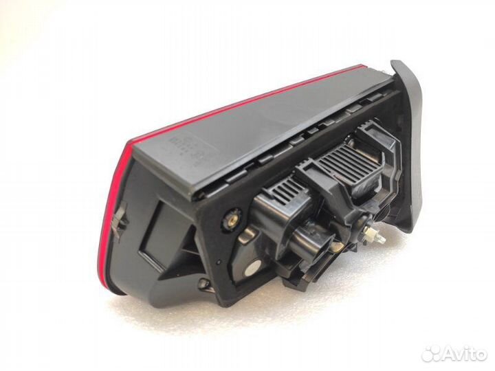 Фонарь крышки багажника (внутренний) задний правый