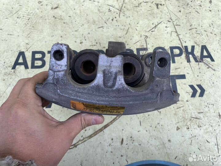 Mercedes W166 ML GL GLE GLS Суппорт передний RH