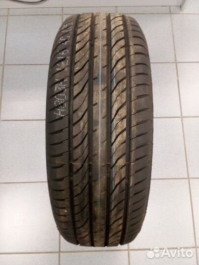 Royal Black Royal Eco 215/65 R16 98H