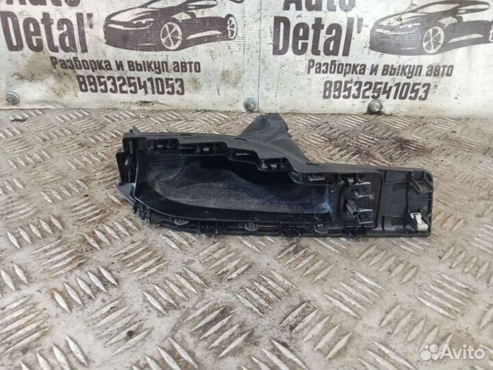 Кожух ручного тормоза Ford Focus 3 седан 2010-2015