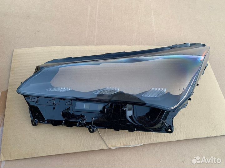 Стекло левой фары Lexus NX