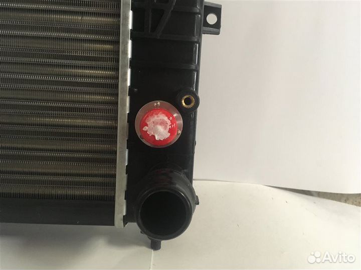 Радиатор охлаждения Volkswagen Passat B5