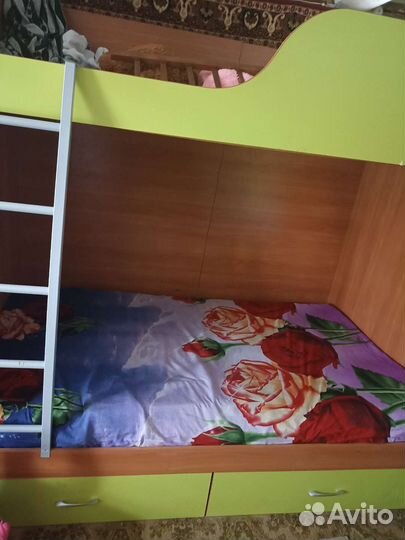 Двухярусная кровать бу