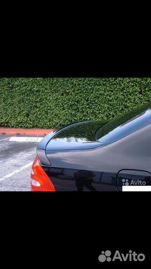 Спойлер на багажник и заднее стекло Mercedes W211