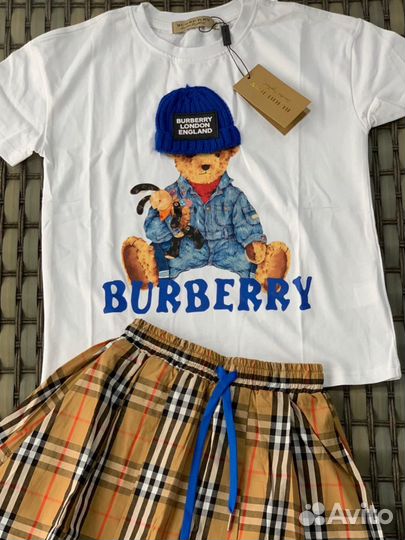 Костюм для девочки Burberry