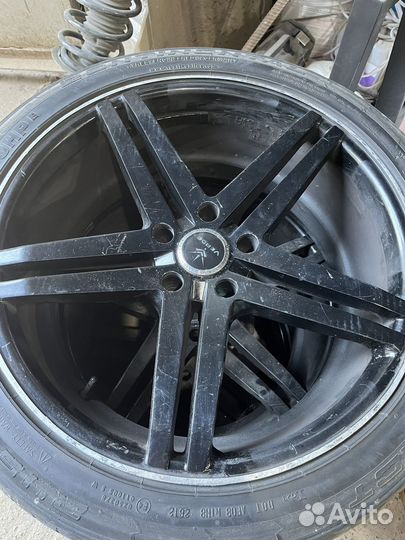 Bridgestone Blizzak Spike-02 SUV 275/40 R20 и 260/45 R20 74