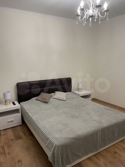 2-к. квартира, 57 м², 1/10 эт.