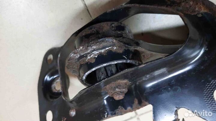 Рычаг продольный задний правый Volkswagen Passat B