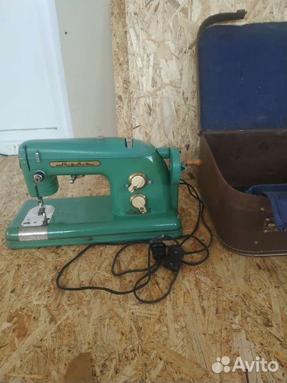 Электрическая швейная машина
