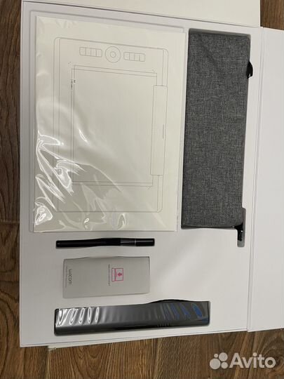 Графический планшет Wacom Intuos Pro Paper Edition