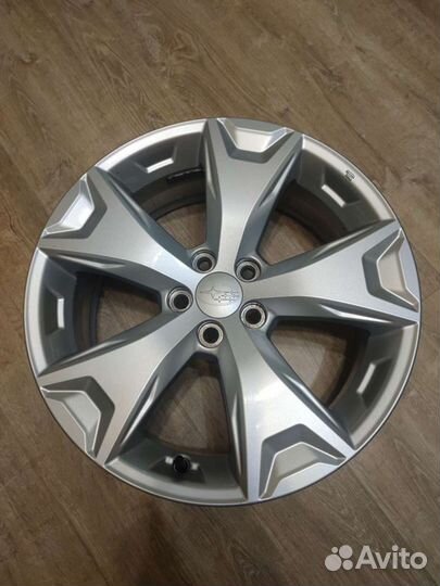 Диски литые R17 дюймов Subaru (17x7 J)