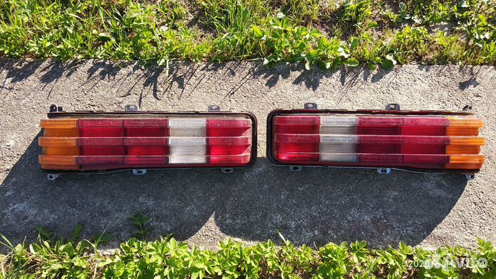 Задний фонарь правый на 123 мерседес