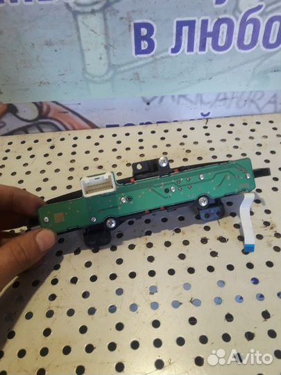 Кнопка аварийной сигнализации Mitsubishi Lancer