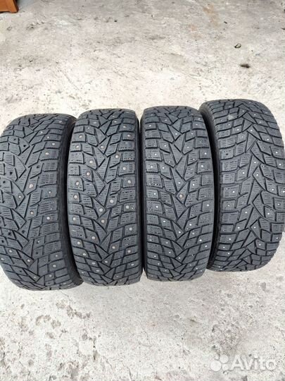 Dunlop SP Winter Ice02 215/60 R16