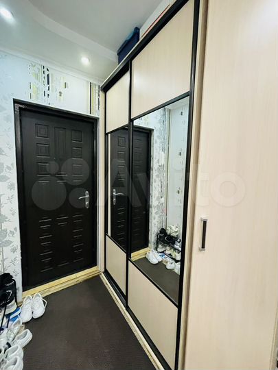 Доля в 2-к. квартире, 52,7 м², 3/5 эт.