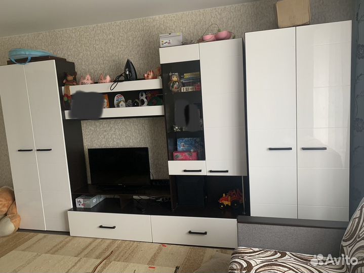 Стенка в гостиную