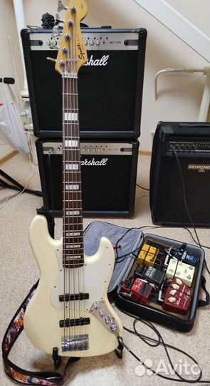 Fender Squier jazz bass V