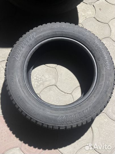 Nokian Tyres Hakkapeliitta 8 SUV 225/60 R17