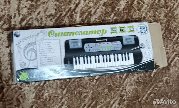 Детский синтезатор с микрофоном