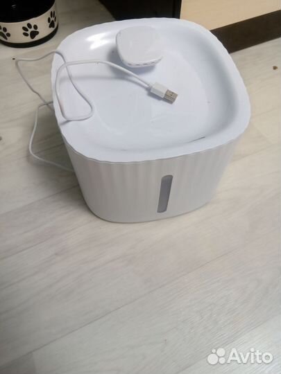 Поилка фонтан для кошек и собак