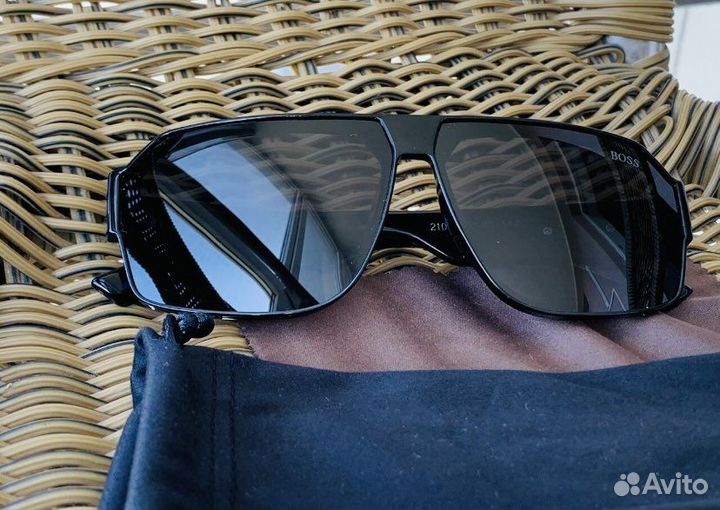 Солнцезащитные очки мужские hugo boss