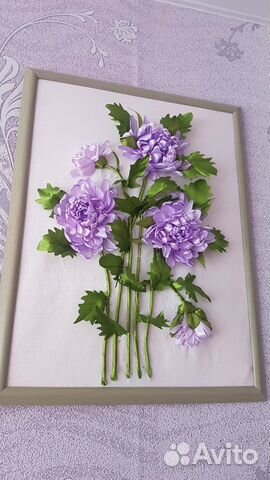 Картины вышиты лентами