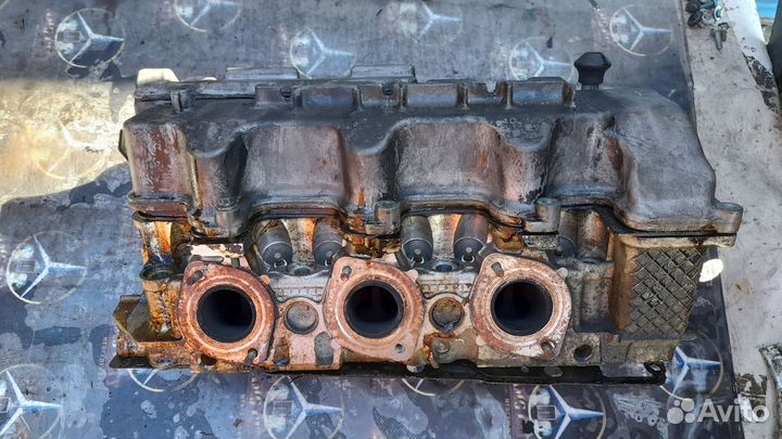 Мерседес Головка блока цилиндров в сборе Прав